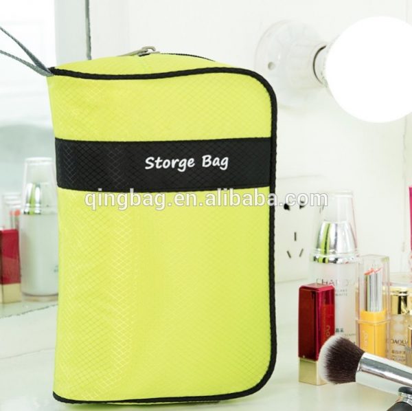 Hanging Travel Toiletry Kit for Men Women Toiletries cosmetics Rugged & Water Resistant with Mesh Pockets