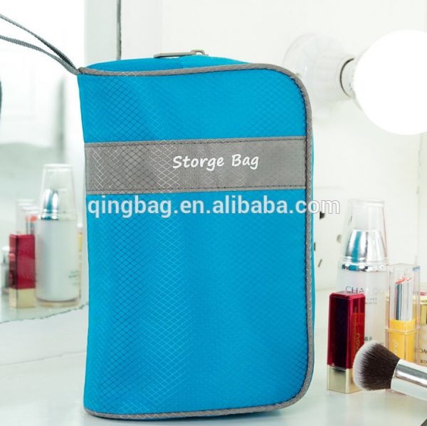 Hanging Travel Toiletry Kit for Men Women Toiletries cosmetics Rugged & Water Resistant with Mesh Pockets